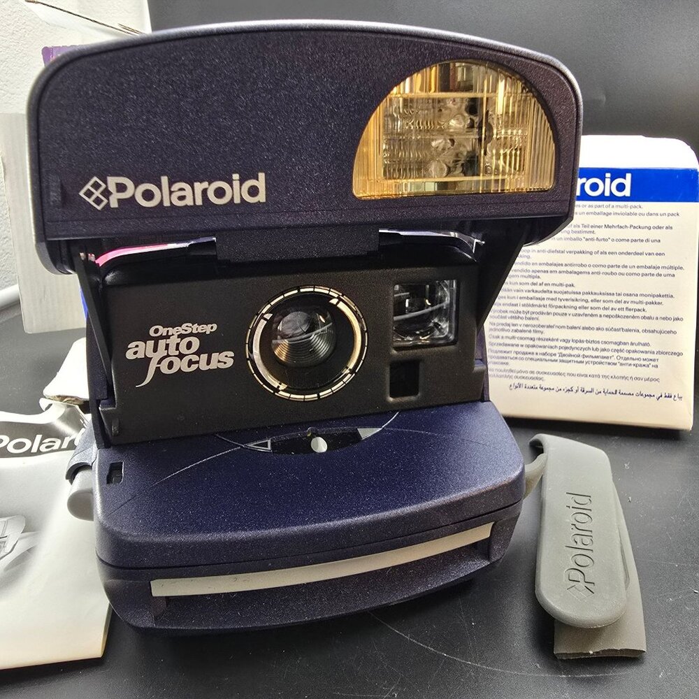 Polaroid OneStep Auto Focus Instant Camera Box Manual Plus Film UNTESTED JJ4175